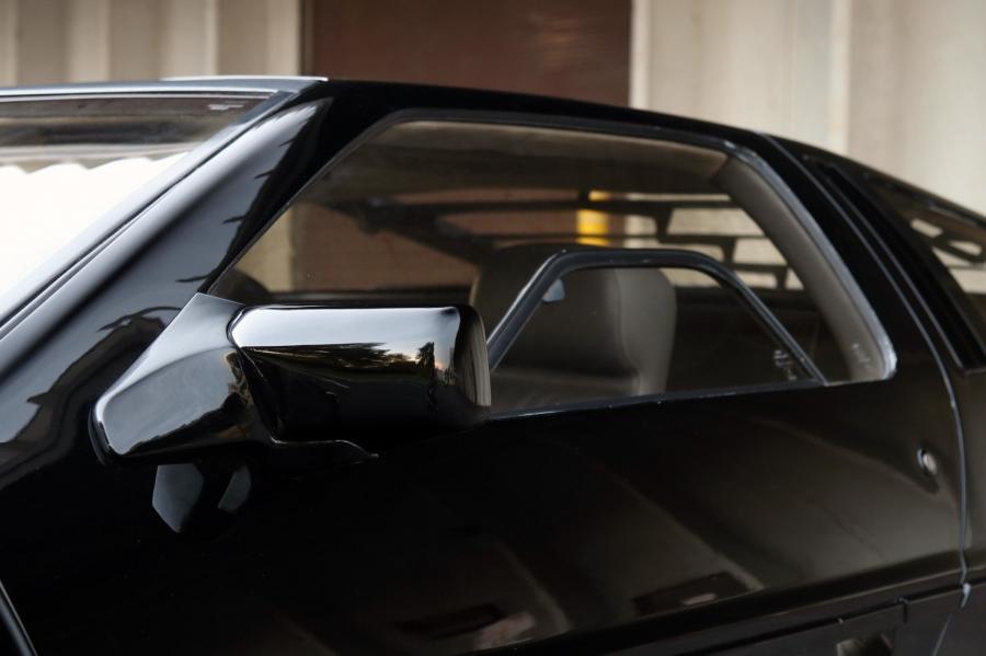 Детали экстерьера DeLorean DMC-12 in Black 1981 года  (фото 39 из 207)